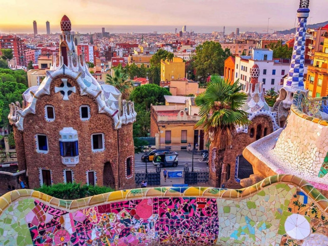 Sunset at Park Güell overlooking Barcelona