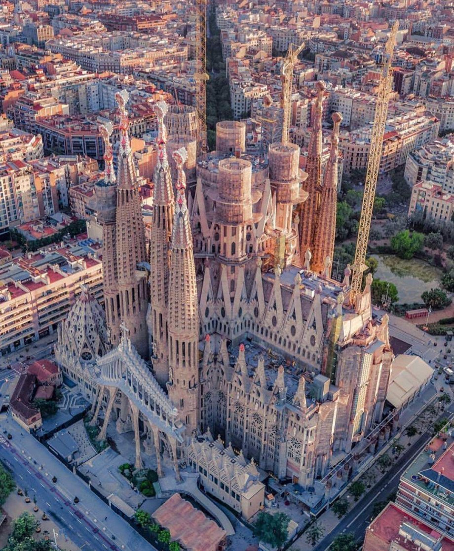 Antoni Gaudí’s Basilica, the Sagrada Familia, is still incomplete, photo via @igor.kornachev.