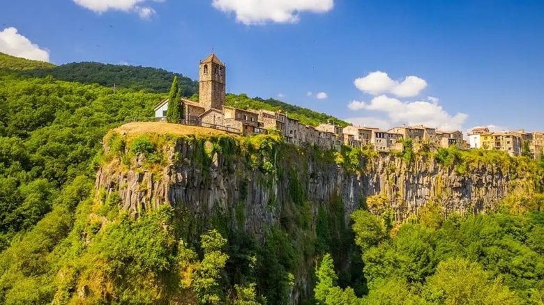 La Fageda d’en Jordà y Castfollit de la Roca