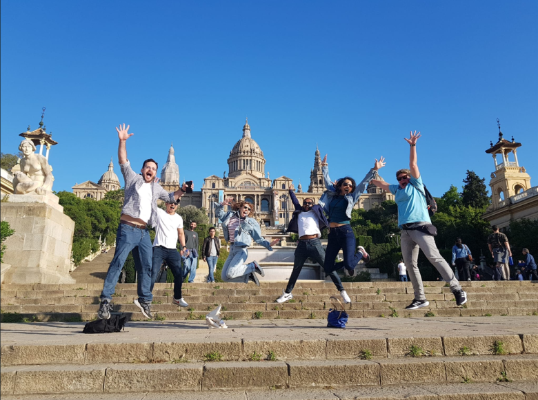 语言交流与Montjuïc山徒步