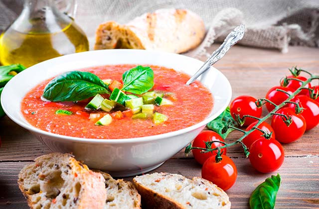 Prepara tu primer gazpacho andaluz