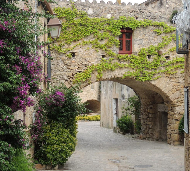 Peratallada and Pals
