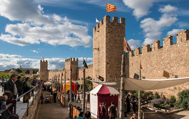 Medieval Market in Montblanc & Visit to Siurana