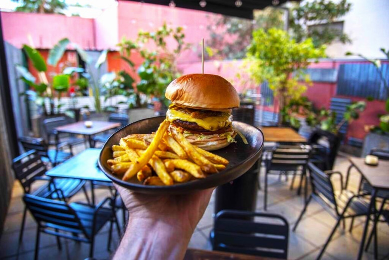 Hamburger at La real